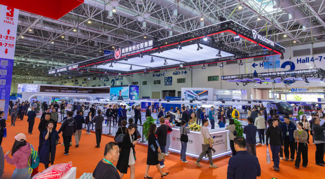 万丰闪耀2025亚洲通用航空展 领航低空未来