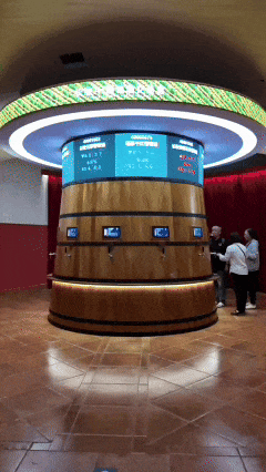 长歌AI葡萄酒体验中心开放！偏甜葡萄酒纷纷“涨停”