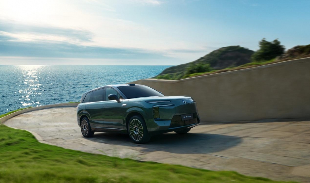 29.98万元-32.98万元！大六座安全豪华SUV腾势N8L正式上市