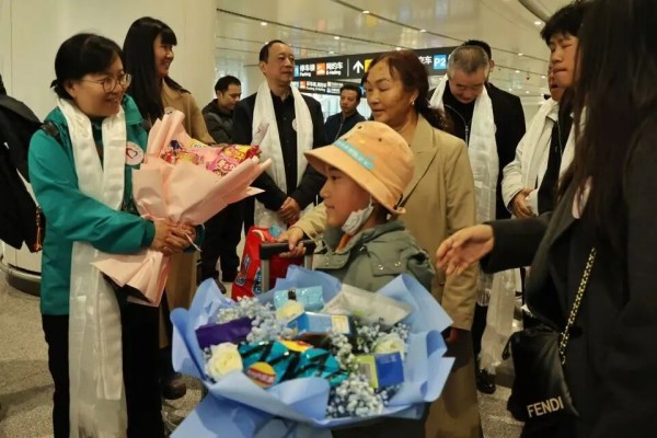 步长制药资助，17名川藏地区患儿赴京接受免费手术救助