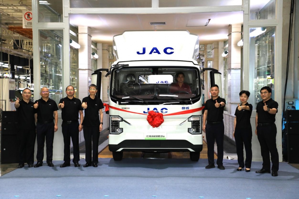 行业首发172度电！江淮新能源轻卡新品首发下线，树立长续航标杆